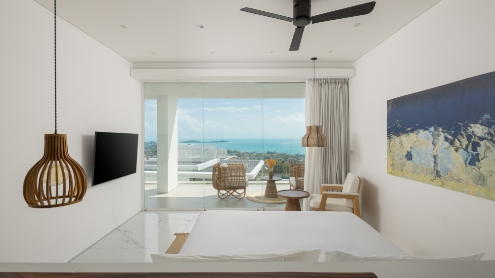Golden Lotus - The Blossom Villa - Cosy bedroom 1 overlooking the ocean